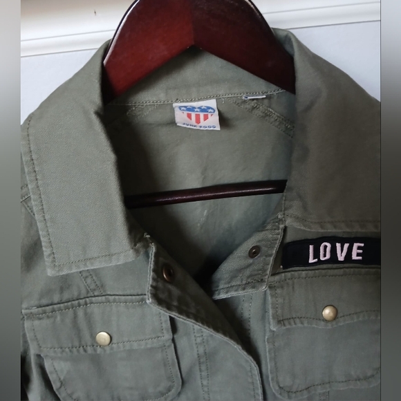 NWT Junk Food The Beatles Shacket Hippie Peace Sign Patch Women's Size XS - Picture 4 of 6